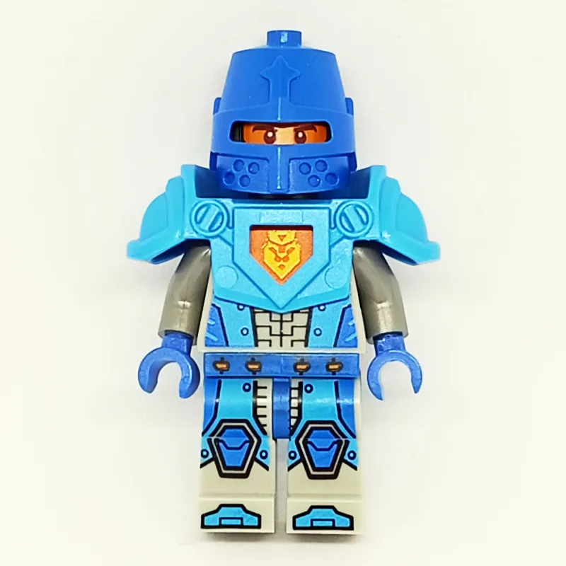 Nexo Knight Soldier with Dark Azure Armor, Bl… — minifigurine LEGO | Brick Broker