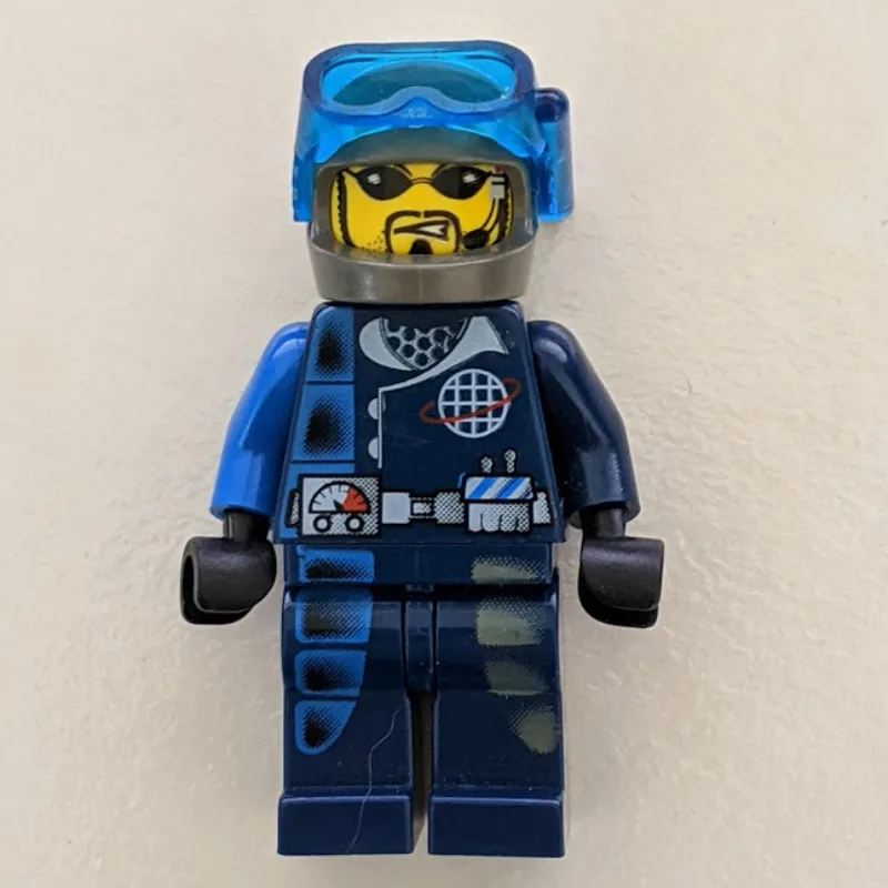Charge with Trans-Dark Blue Diving Mask — minifigurine LEGO | Brick Broker