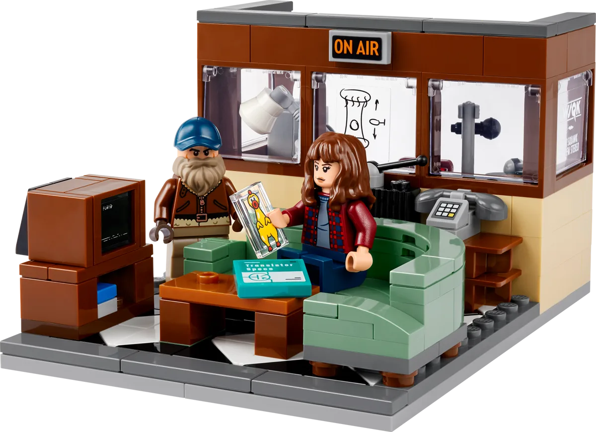 LEGO 40891 Stranger Things: Station de radio WSQK - prix | Brick Broker