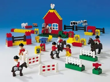 LEGO 9149 Pony Stables - prix et où acheter | Brick Broker