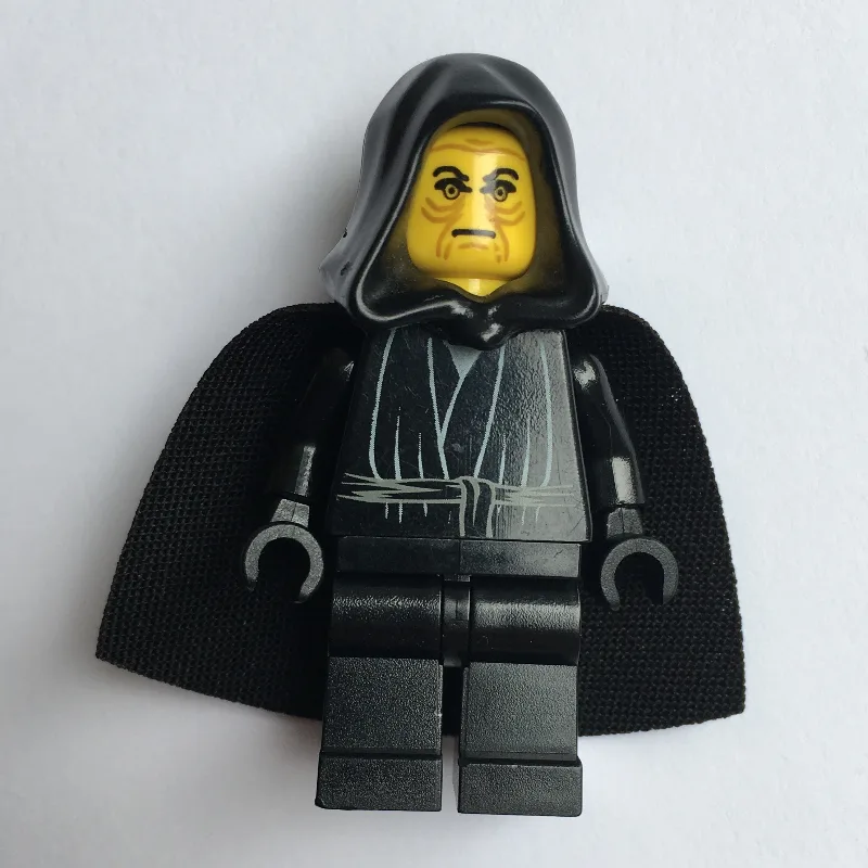 Emperor Palpatine, Yellow Skin, Black Hands — minifigurine LEGO | Brick Broker