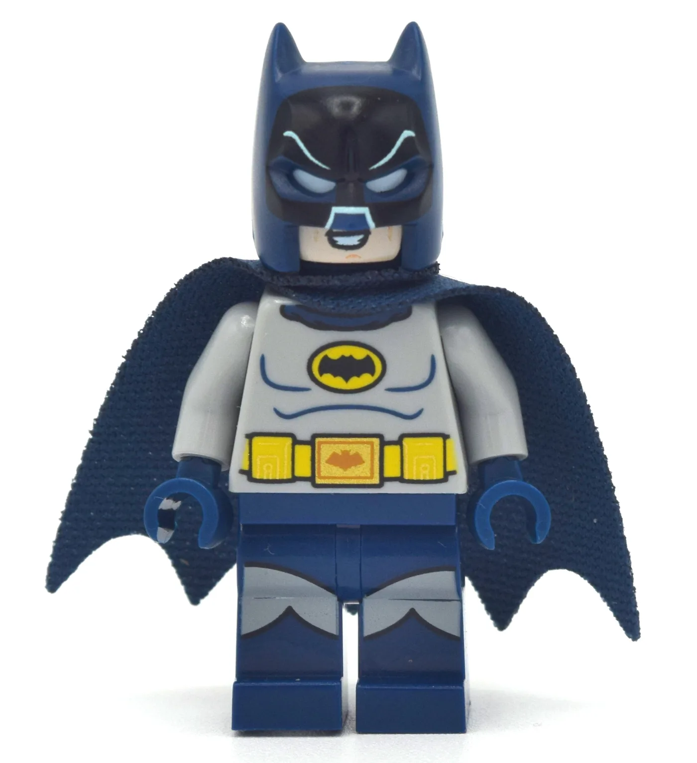 Batman, Light Bluish Gray Suit, Dark Blue Cap… — minifigurine LEGO | Brick Broker