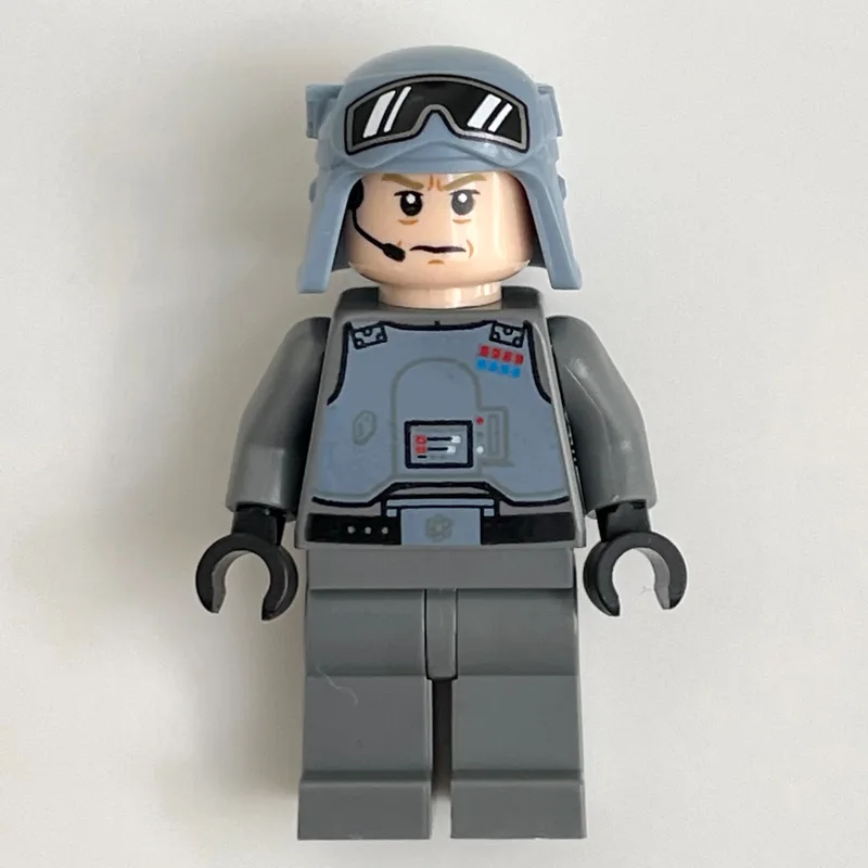 General Maximillian Veers, Sand Blue Helmet w… — minifigurine LEGO | Brick Broker