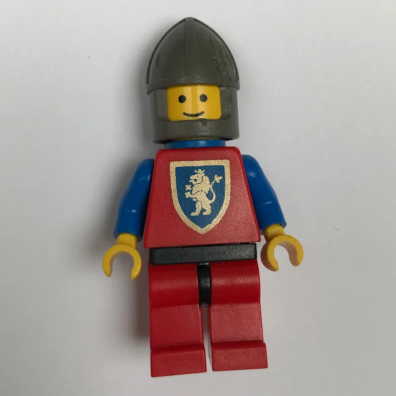 Knight (Crusader Lion) - Red Legs, Plastic Ca… — minifigurine LEGO | Brick Broker