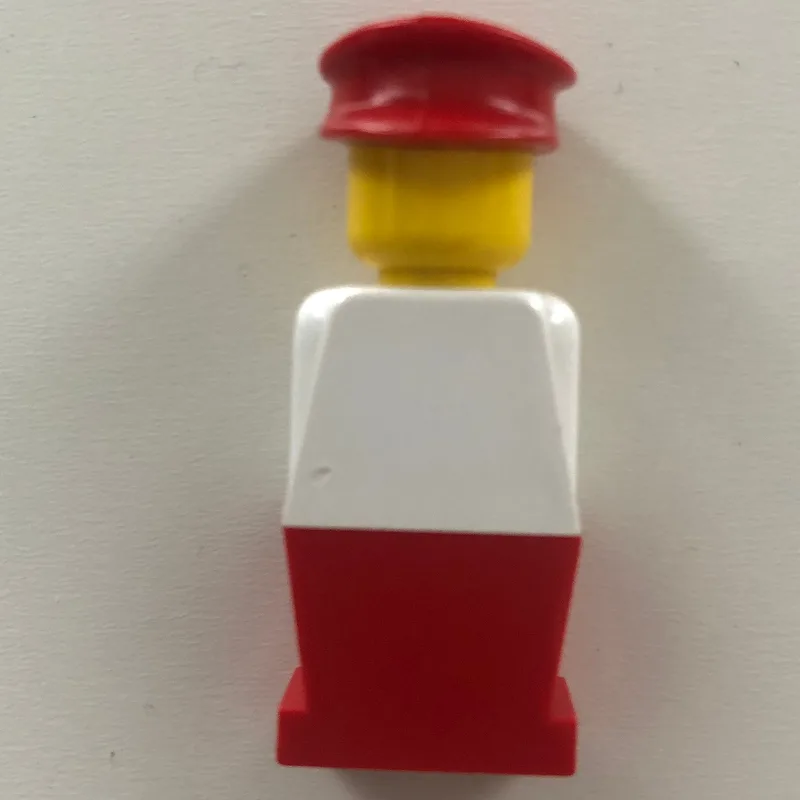 LEGOLAND White Torso, Red Legs, Red Hat — minifigurine LEGO | Brick Broker