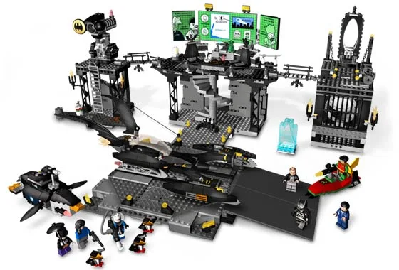 LEGO 7783 La Batcave : L'invasion du Pingouin et de Mr. Freeze - prix | Brick Broker