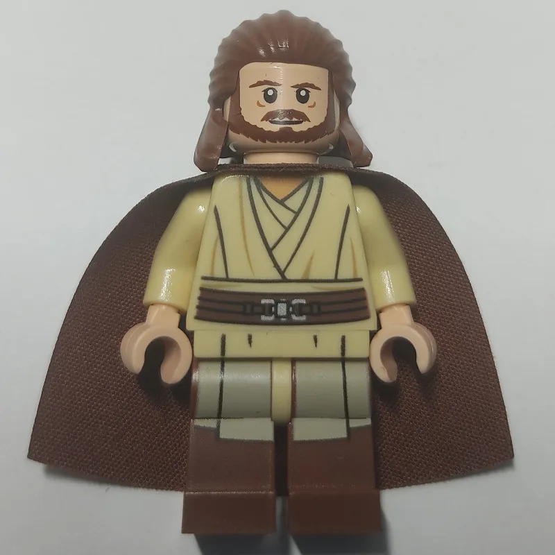Qui-Gon Jinn, Printed Reddish Brown Legs, Cape — minifigurine LEGO | Brick Broker