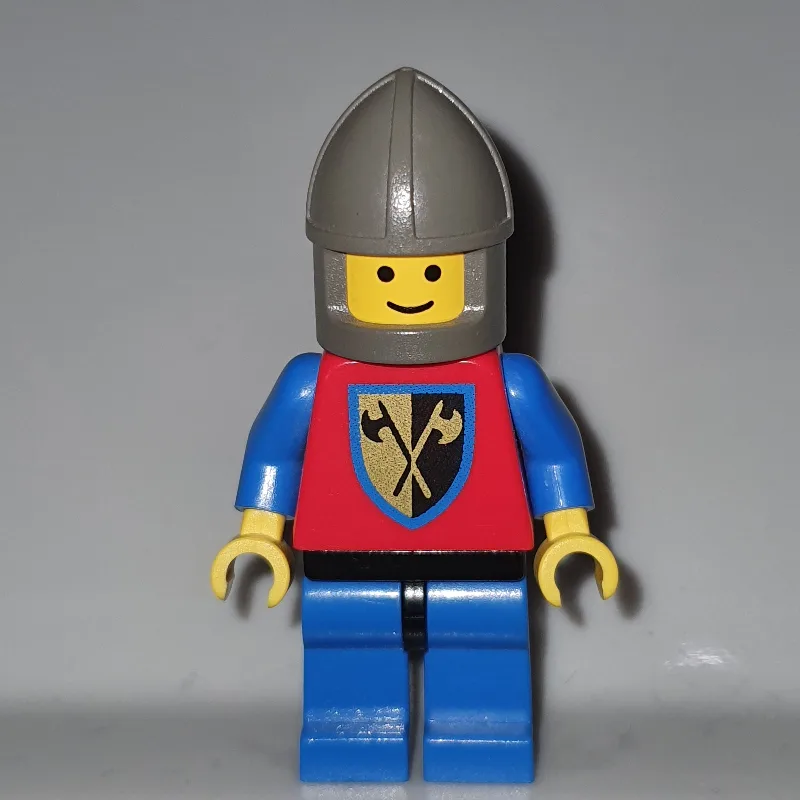 Knight (Crusader Axe) - Blue Legs, Chin-Guard — minifigurine LEGO | Brick Broker