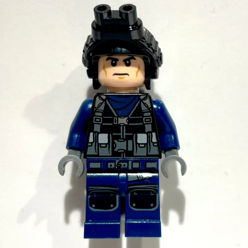 Guard in Helmet with Night Vision Goggles — minifigurine LEGO | Brick Broker