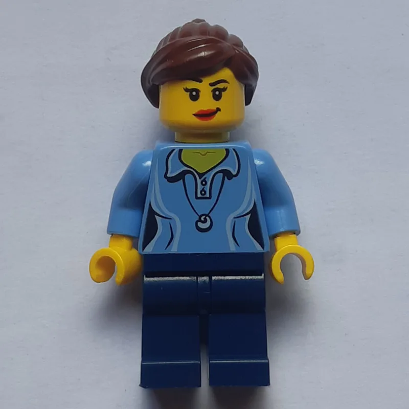 Woman, Medium Blue Polo Shirt with Necklace,… — minifigurine LEGO | Brick Broker