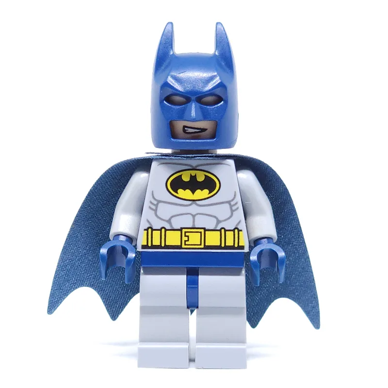 Batman, Light Bluish Gray Suit, Dark Blue Cap… — minifigurine LEGO | Brick Broker