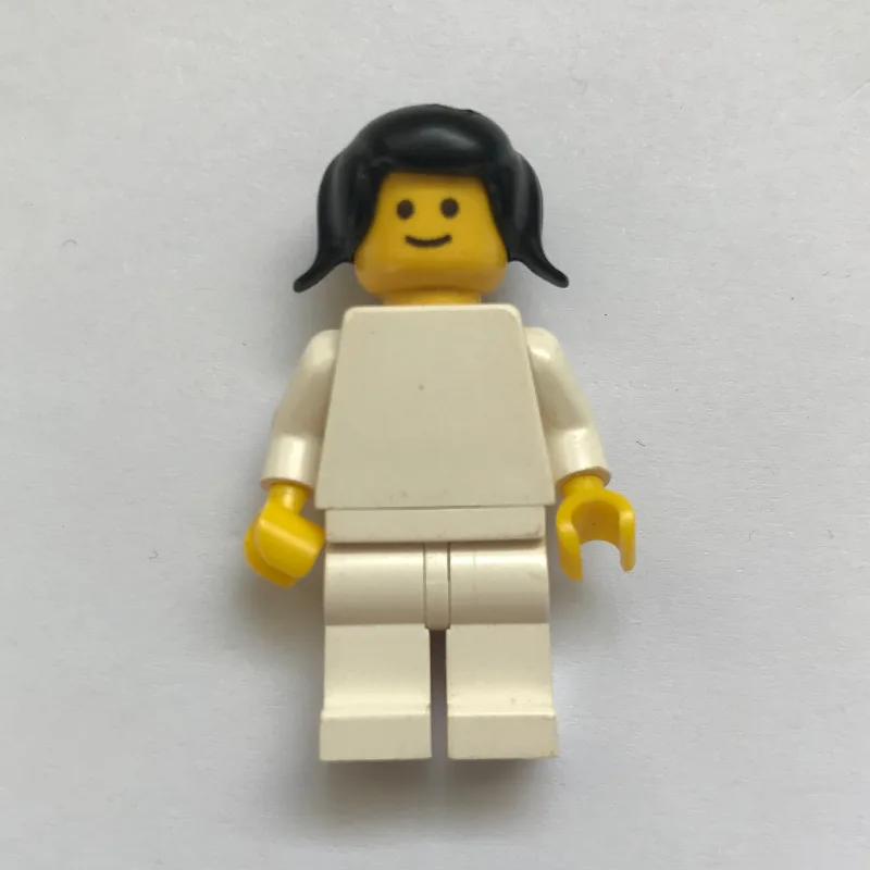Female, Plain White Torso and Legs, Black Pig… — minifigurine LEGO | Brick Broker