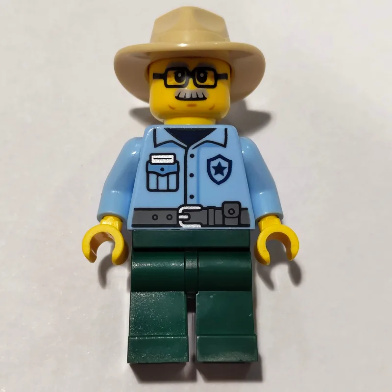 Ranger, Bright Light Blue Torso, Dark Green L… — minifigurine LEGO | Brick Broker