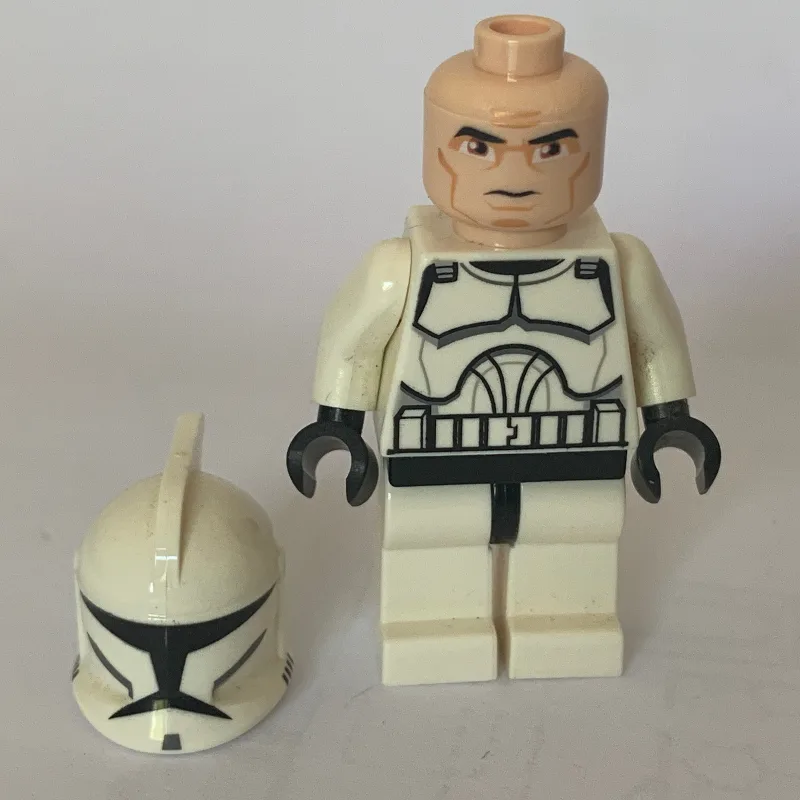 Clone Trooper, Phase I Armor, Brown Eyes — minifigurine LEGO | Brick Broker