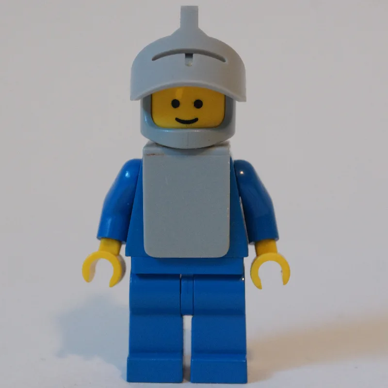 Knight (Yellow Castle) - Blue with Visor — minifigurine LEGO | Brick Broker