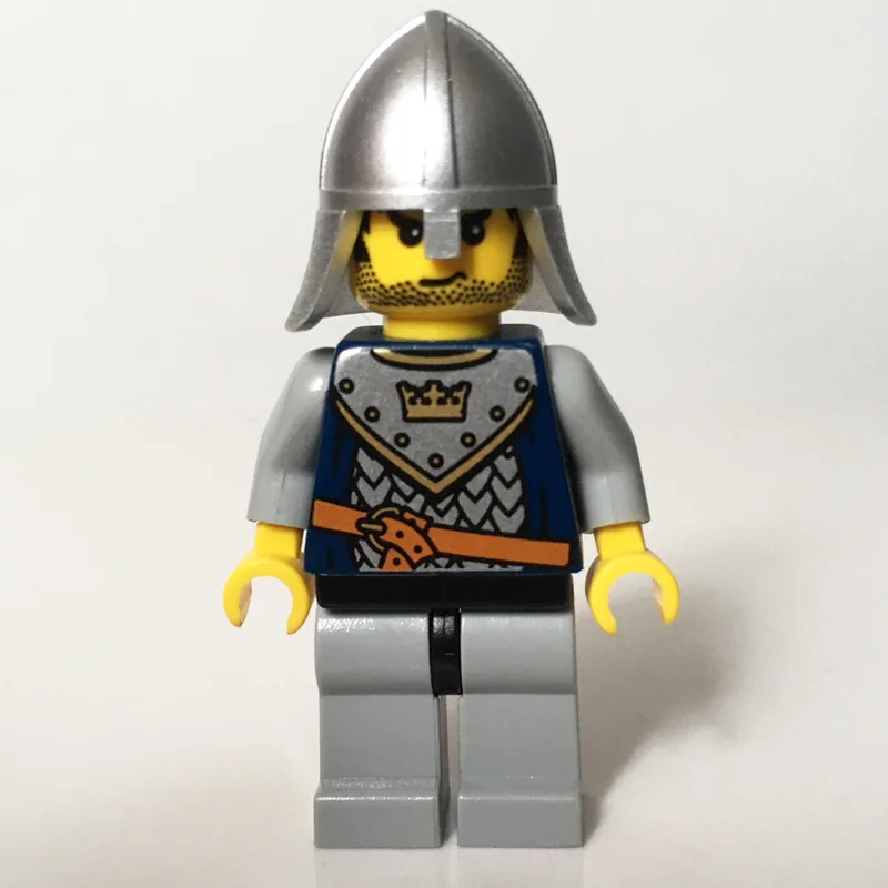 Knight, Dark Blue, Helmet, Stubble — dans quels sets LEGO ? (fig-009929) | Brick Broker