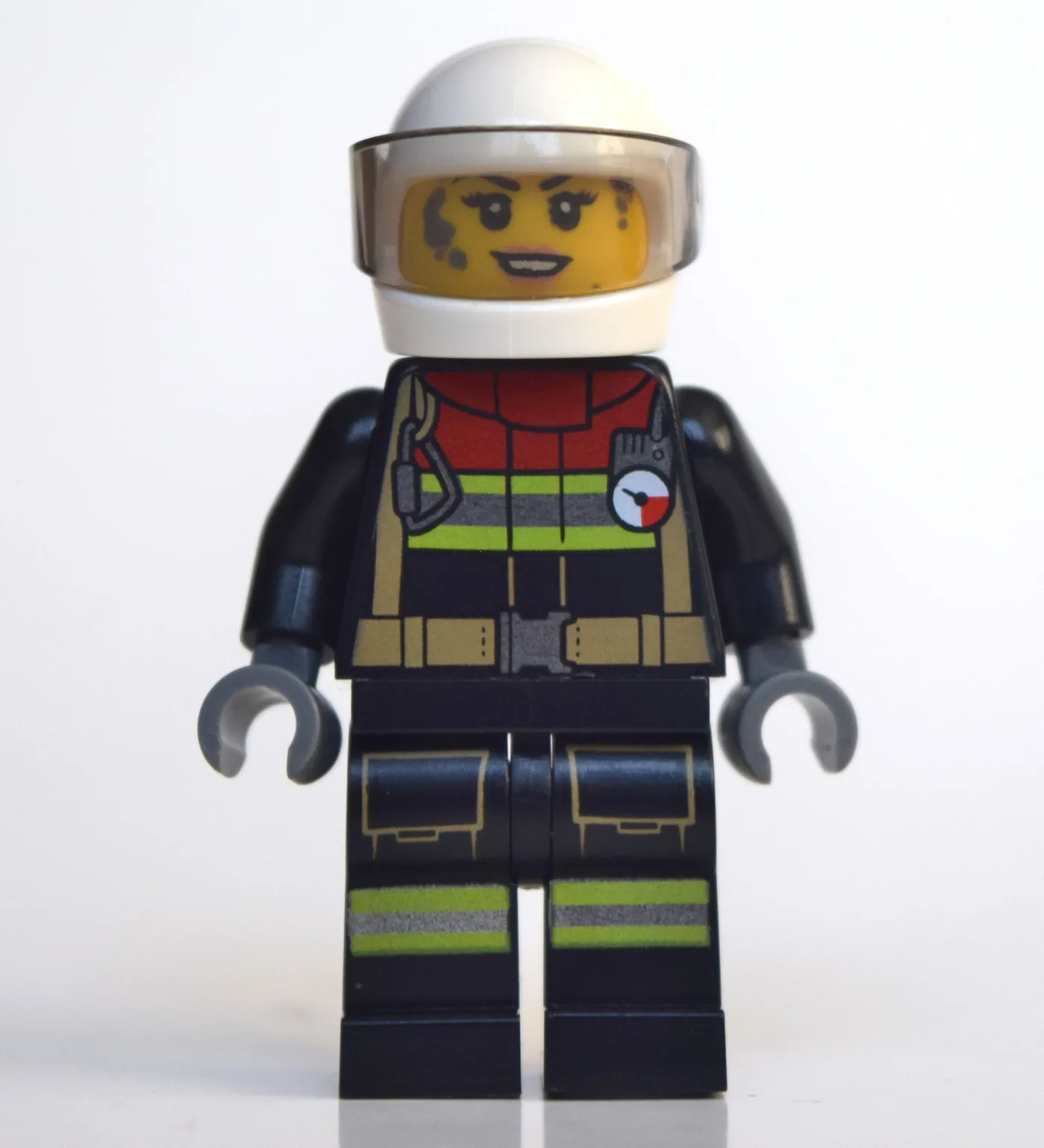 Firewoman, Firesuit with Straps and Gauge, Wh… — minifigurine LEGO | Brick Broker