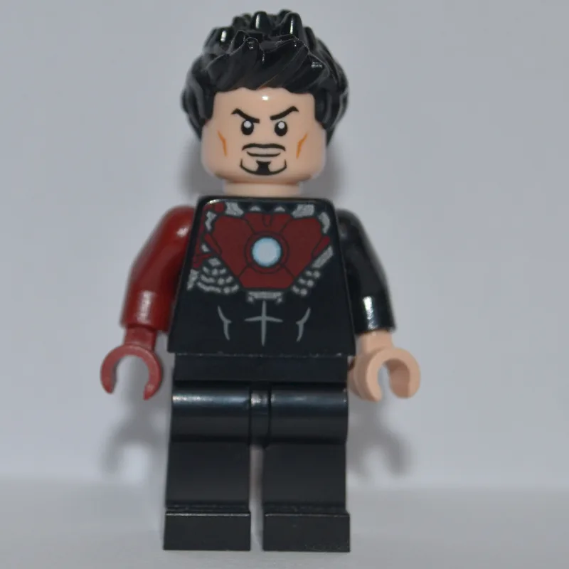Tony Stark Transforming into Iron Man, Black… — minifigurine LEGO | Brick Broker