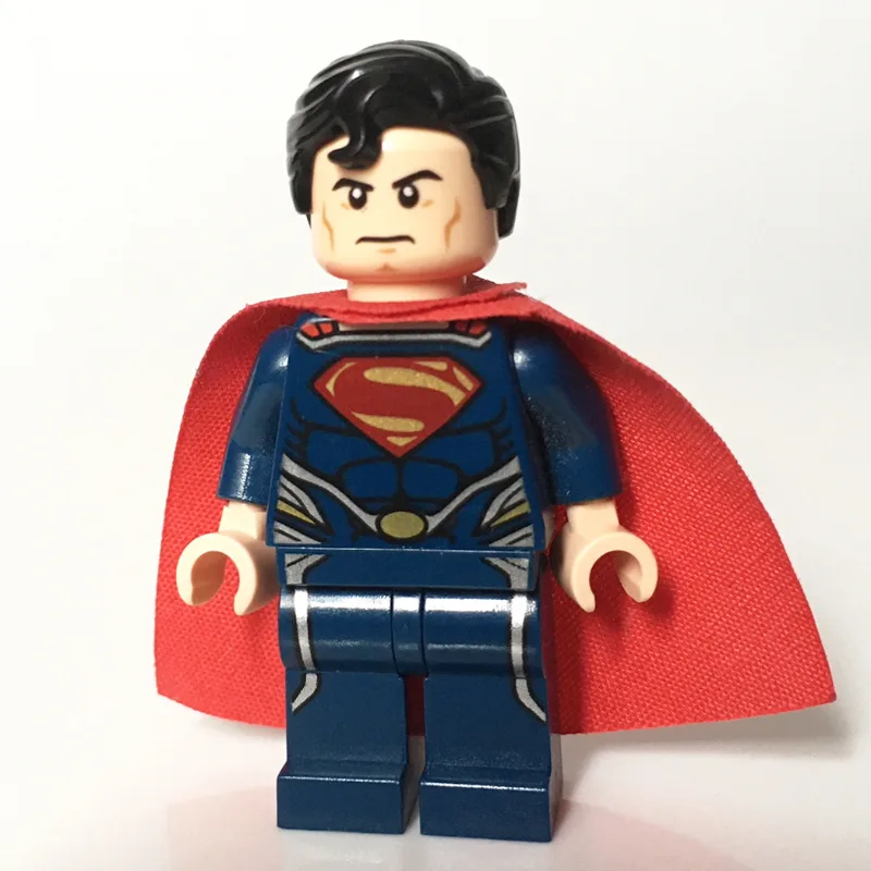 Superman in Dark Blue Outfit (Man of Steel) — minifigurine LEGO | Brick Broker