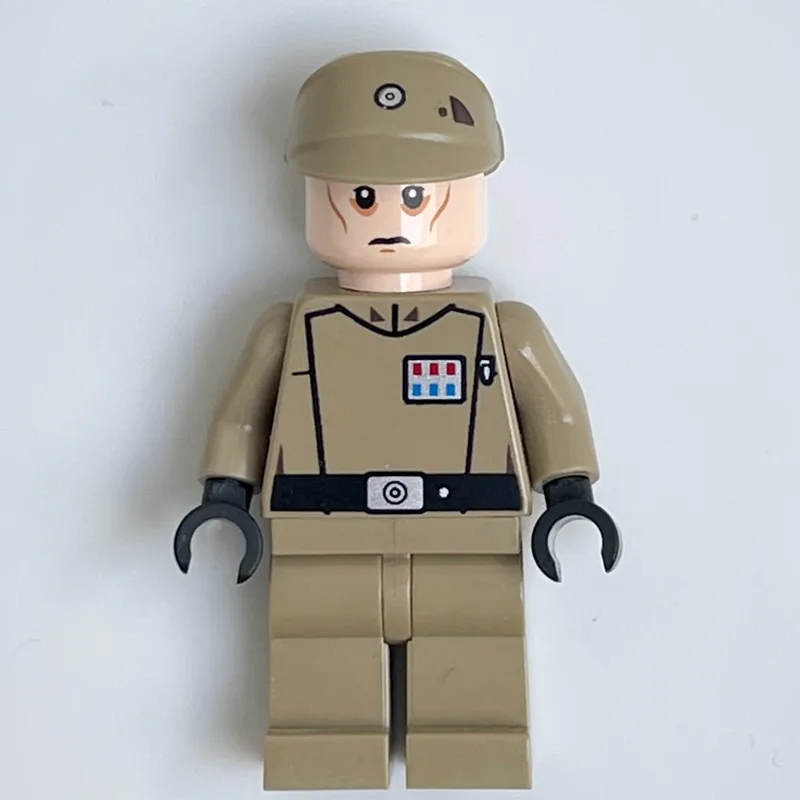 Imperial Officer / Captain / Commandant / Com… — minifigurine LEGO | Brick Broker