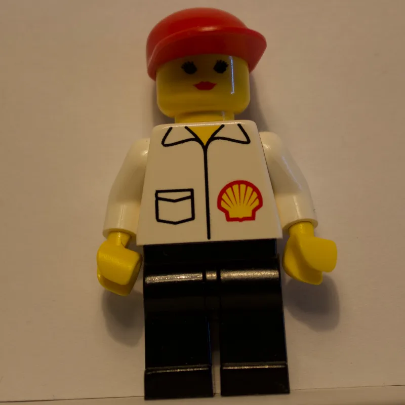 Woman, White Shirt with Shell Logo, Red Cap — minifigurine LEGO | Brick Broker
