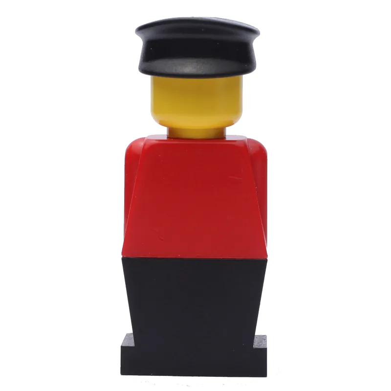 LEGOLAND Red Torso, Black Legs, Black Hat — minifigurine LEGO | Brick Broker