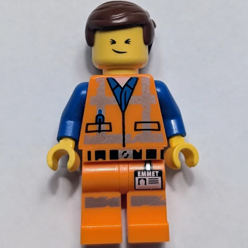 Emmet, Worn Outfit, Happy / Closed Eyes — minifigurine LEGO | Brick Broker