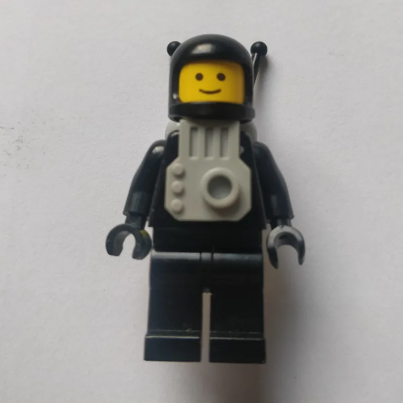 Classic Spaceman, Black with Jetpack (3842b H… — minifigurine LEGO | Brick Broker