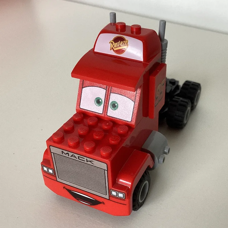 Mack, Single Part Hood — dans quels sets LEGO ? (fig-011486) | Brick Broker