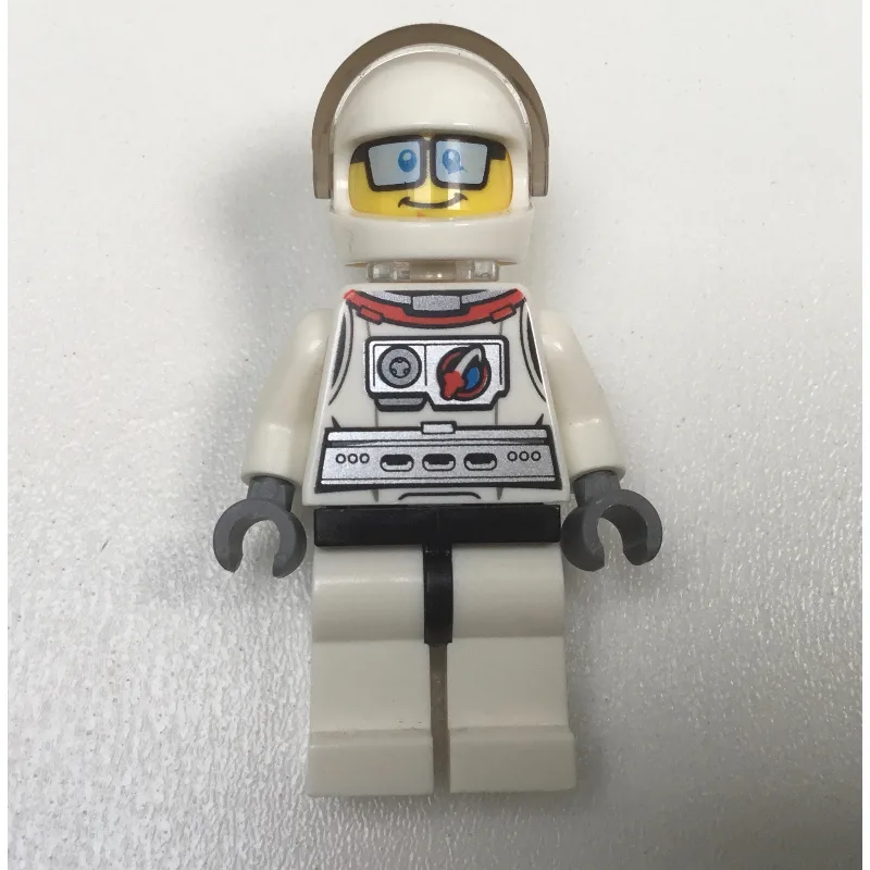 Astronaut - White Torso and Legs, Neck Bracke… — minifigurine LEGO | Brick Broker