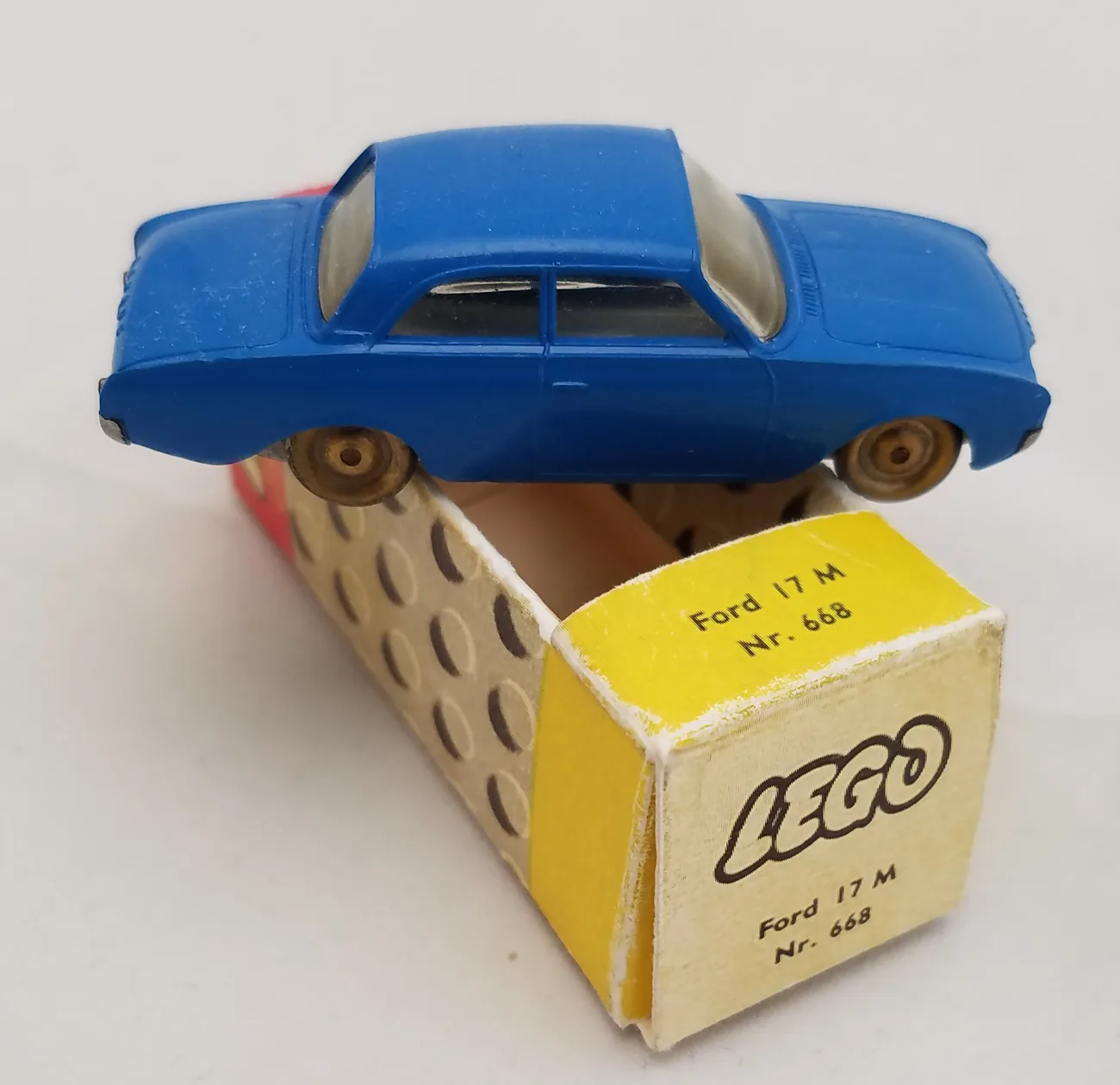 LEGO 668 Ford Taunus 17M 1:87 - prix et où acheter | Brick Broker